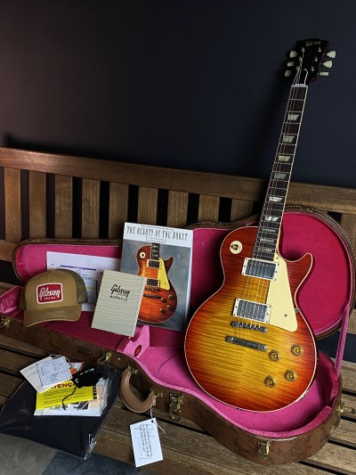 Gibson Custom Limited Edition Two Tone Specs Murphy Lab 59 Les Paul Ultra Light Aged Factory Burst 934282